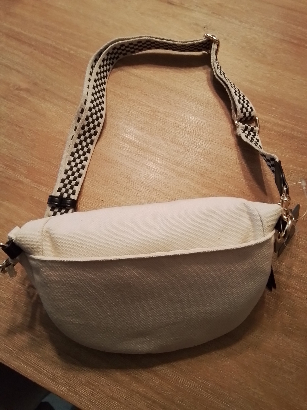 Universal Thread Canvas Crescent Crossbody Bag*NWT - Picture 2 of 5